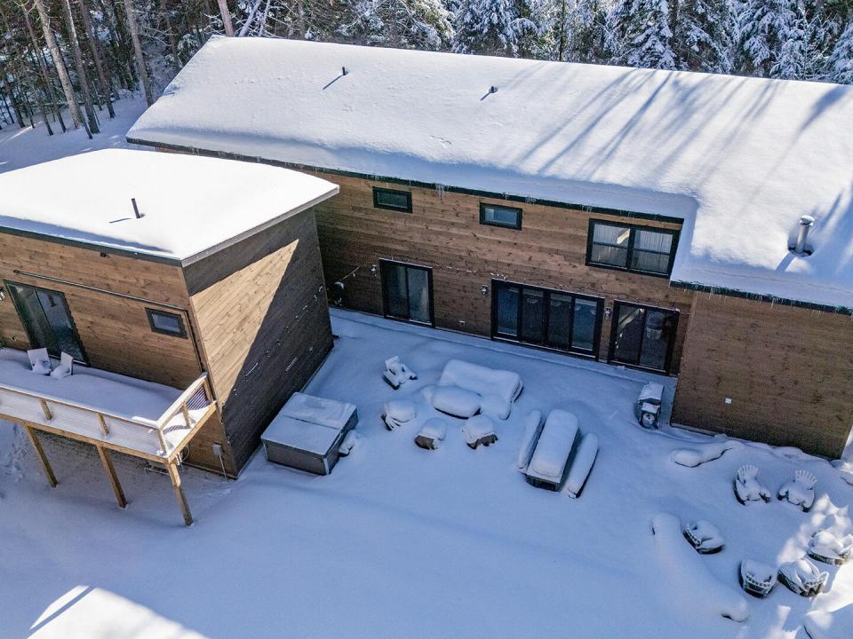 LakePlacidHomeOnLambs_A_Exterior_Back