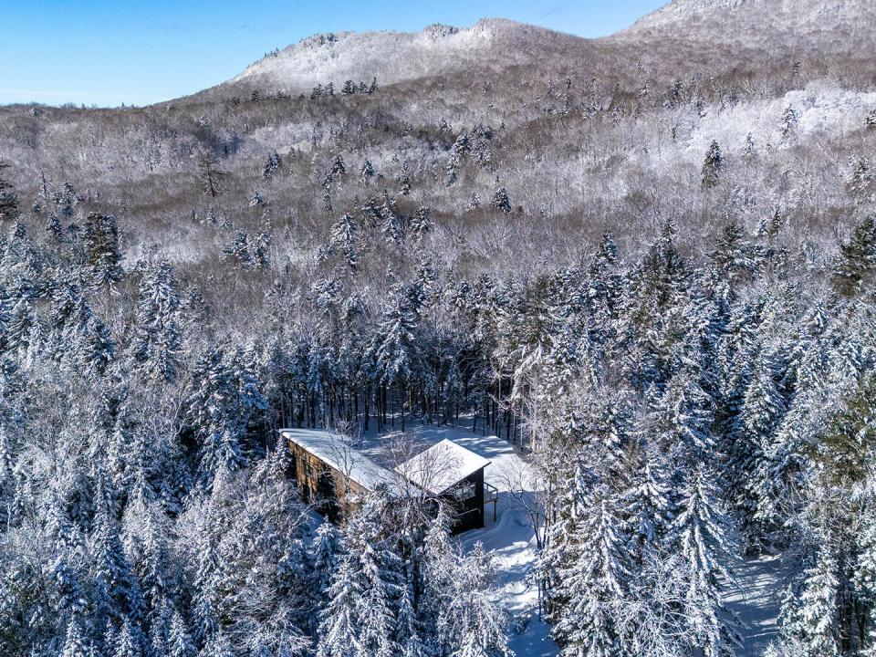 LakePlacidHomeOnLambs_A_Property_Front_M