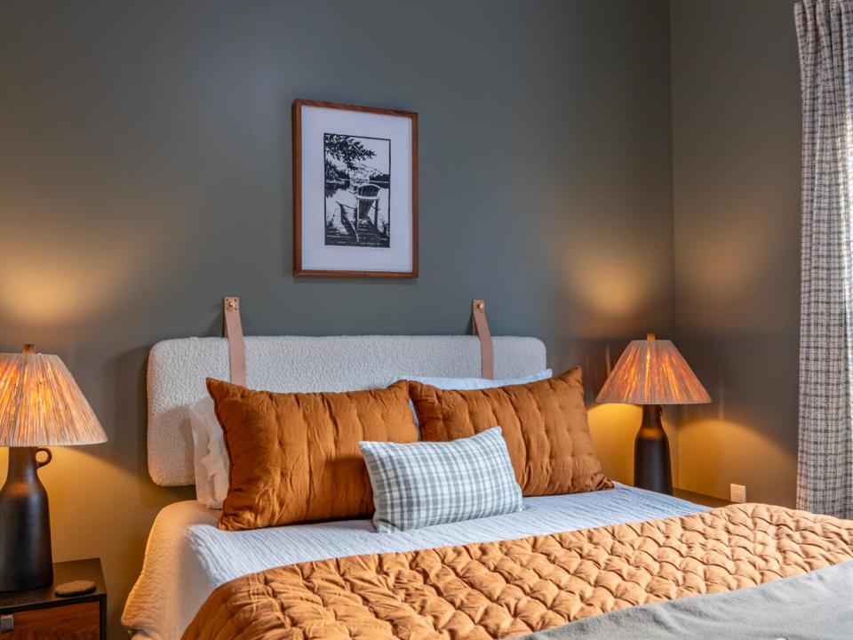 LakePlacidHomeOnLambs_Bedroom3_V