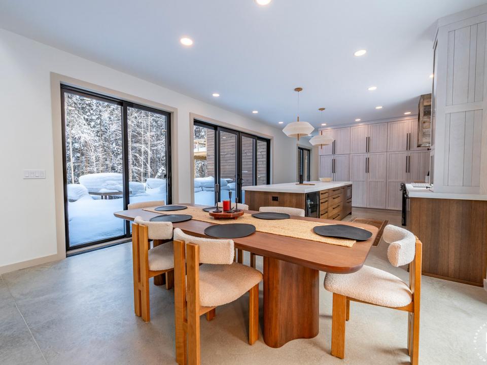 LakePlacidHomeOnLambs_DR_Kitchen