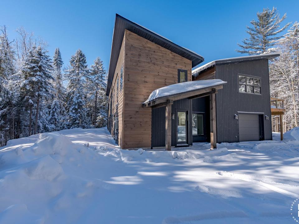 LakePlacidHomeOnLambs_Exterior