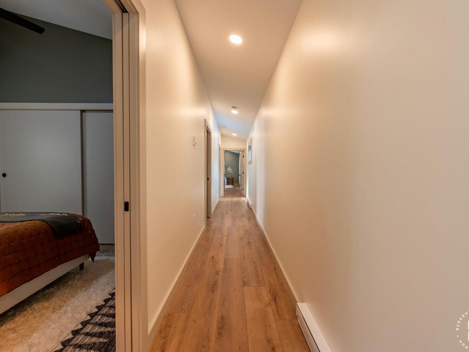 LakePlacidHomeOnLambs_Hallway_Upstairs