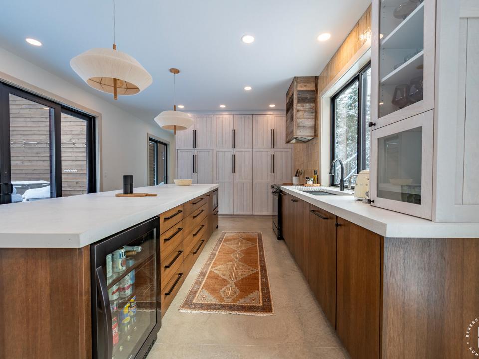 LakePlacidHomeOnLambs_Kitchen_Sink