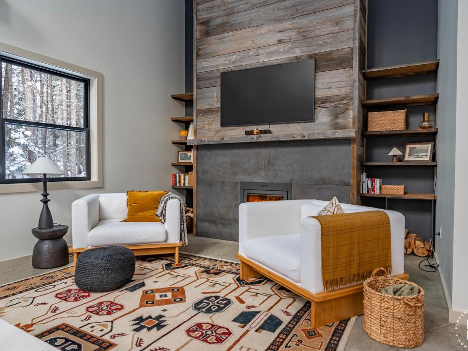 LakePlacidHomeOnLambs_LR_Chairs