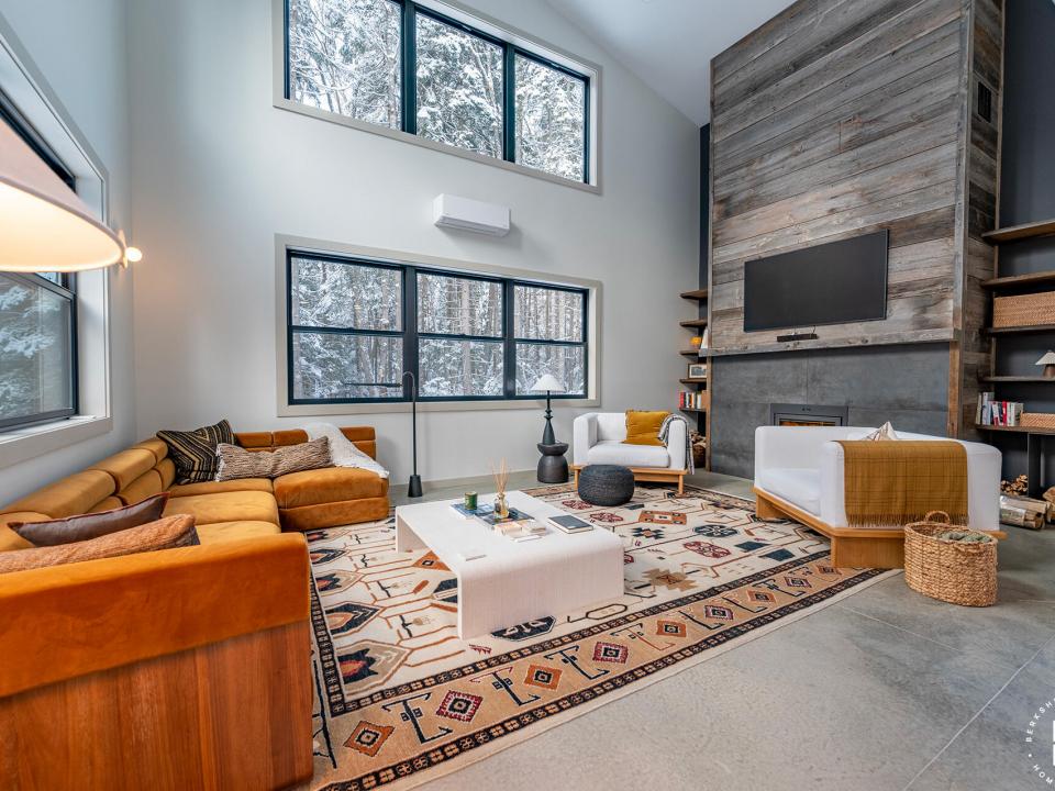 LakePlacidHomeOnLambs_LR_L