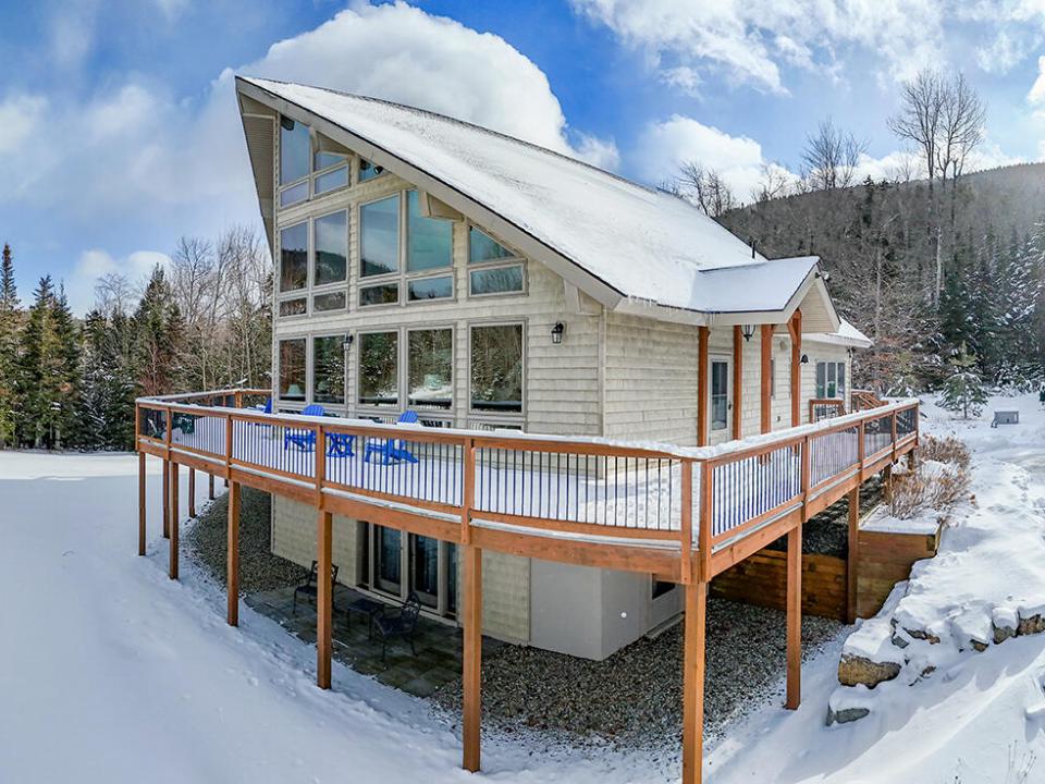 KeeneChaletOn9N_A_Exterior_Front_Pano