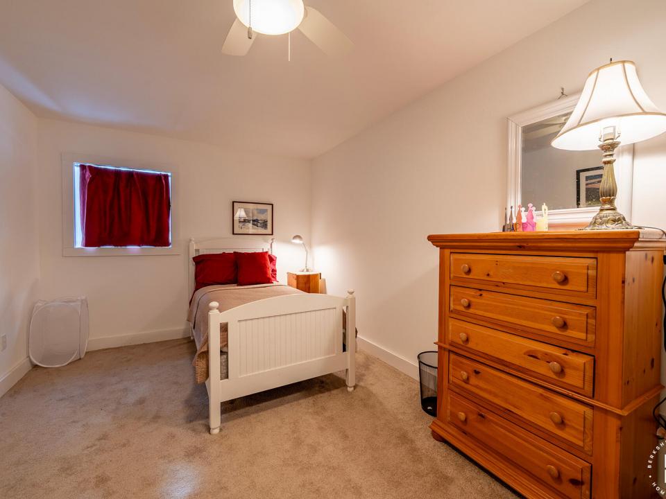 KeeneChaletOn9N_Bedroom5_Bed