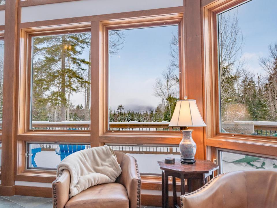 KeeneChaletOn9N_Chairs_View_V