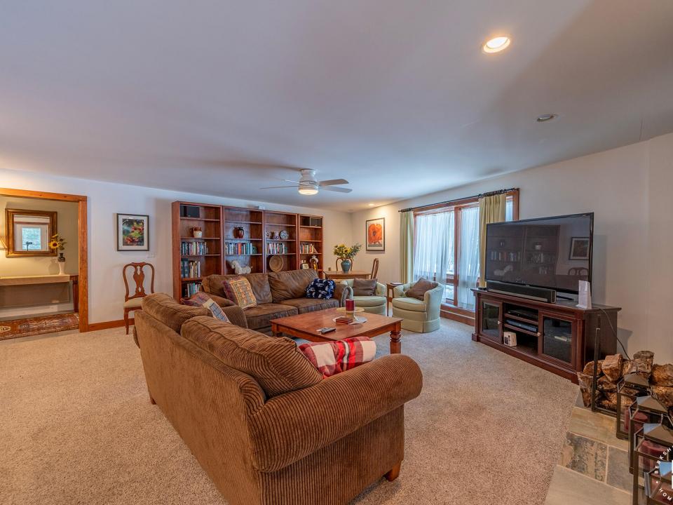 KeeneChaletOn9N_Den_From_Stairs