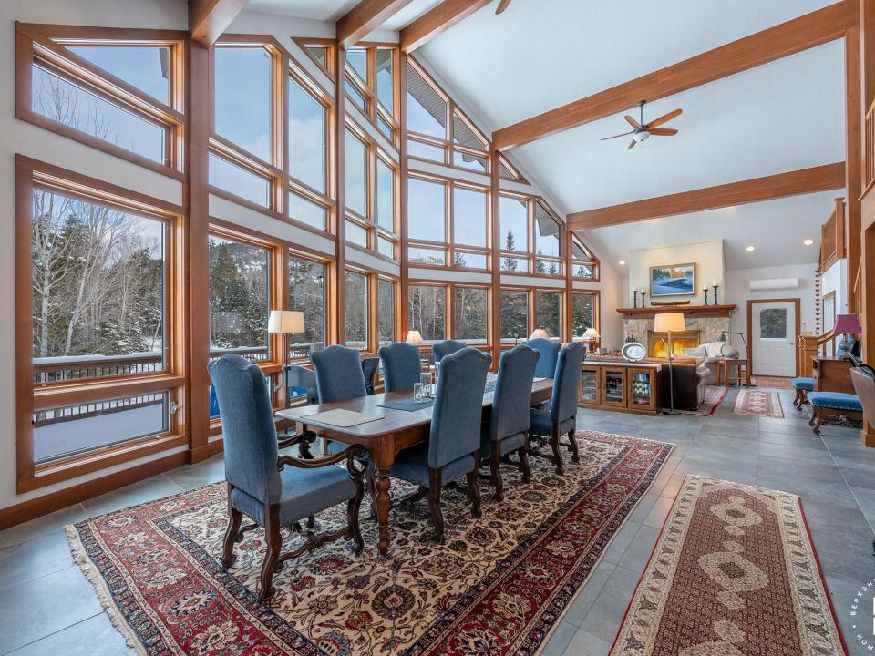 KeeneChaletOn9N_DR_From_Entry