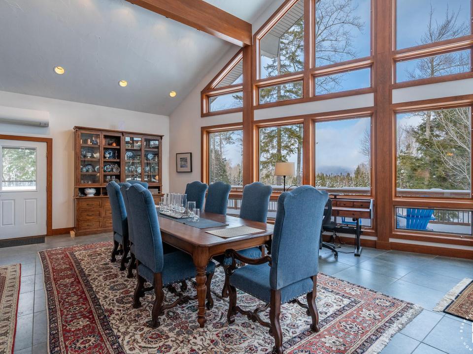 KeeneChaletOn9N_DR_Mtns