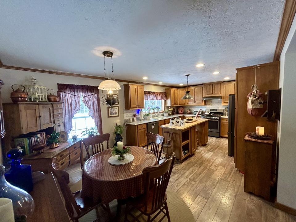 Dining Room & Kitchen