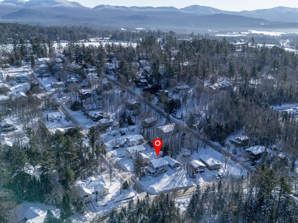 ApartmentBuildingOnElm_A_Exterior_R_High