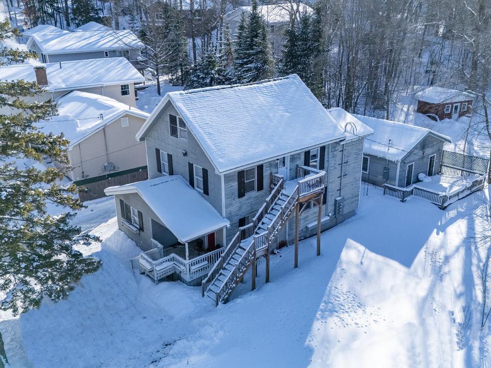 ApartmentBuildingOnElm_A_Exterior_R