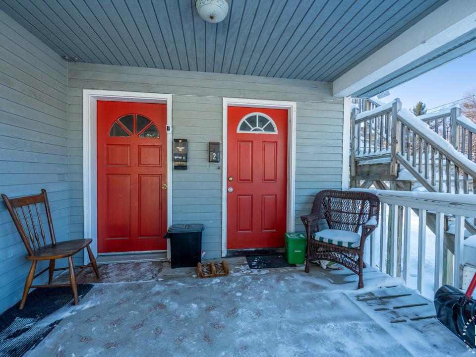 ApartmentBuildingOnElm_Apt1_Apt2_Deck