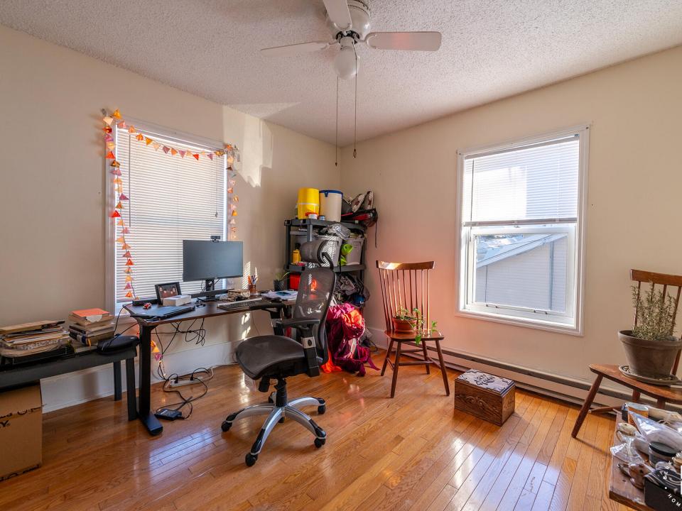 ApartmentBuildingOnElm_Apt2_Bedroom2