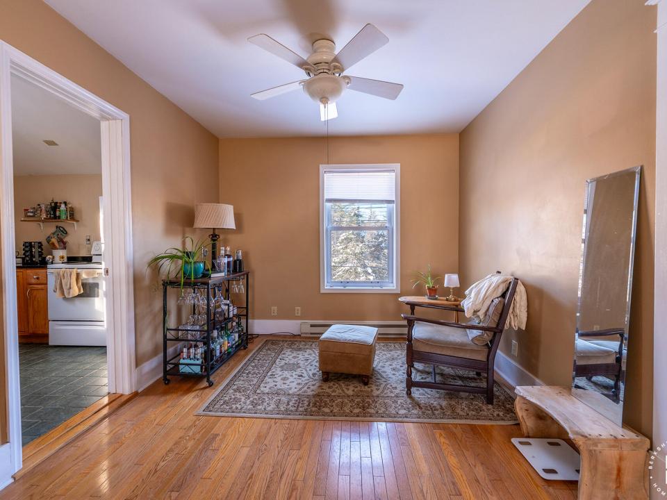 ApartmentBuildingOnElm_Apt2_SittingArea