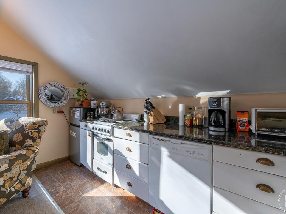 ApartmentBuildingOnElm_Apt3_Kitchen