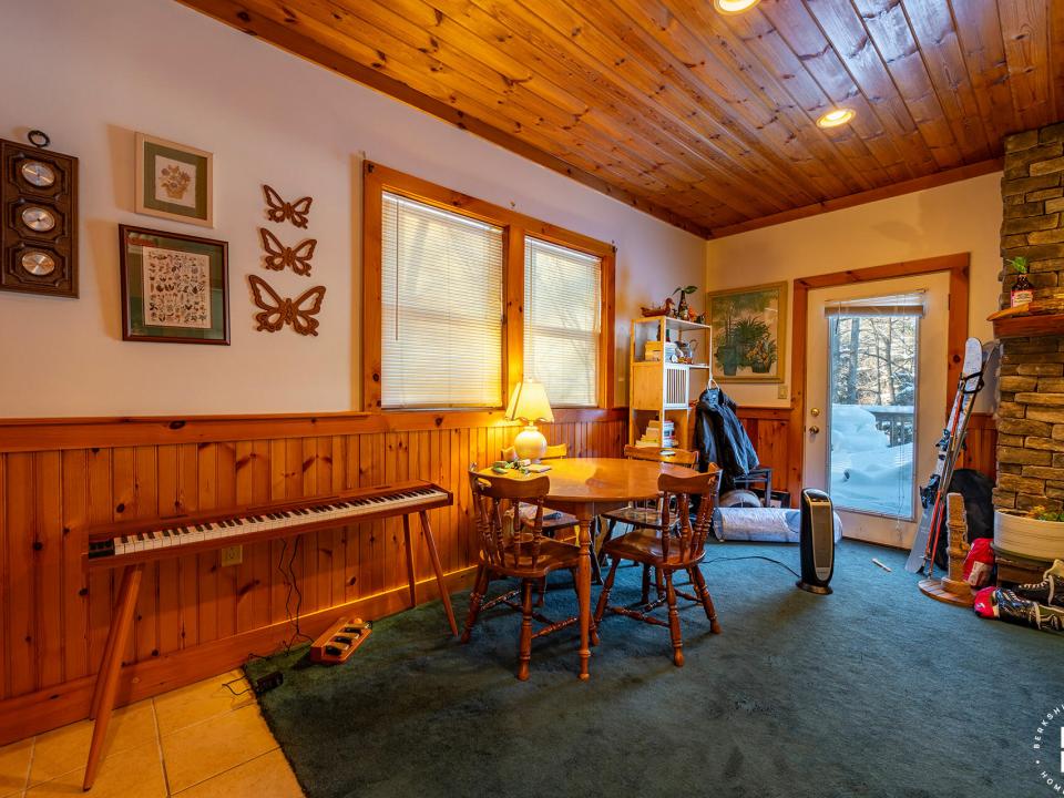 ApartmentBuildingOnElm_Cottage_DR