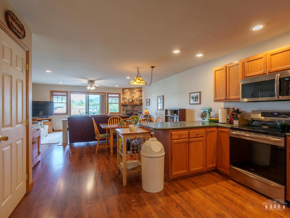 100 Fir Way Pine Hill 47 LP-24