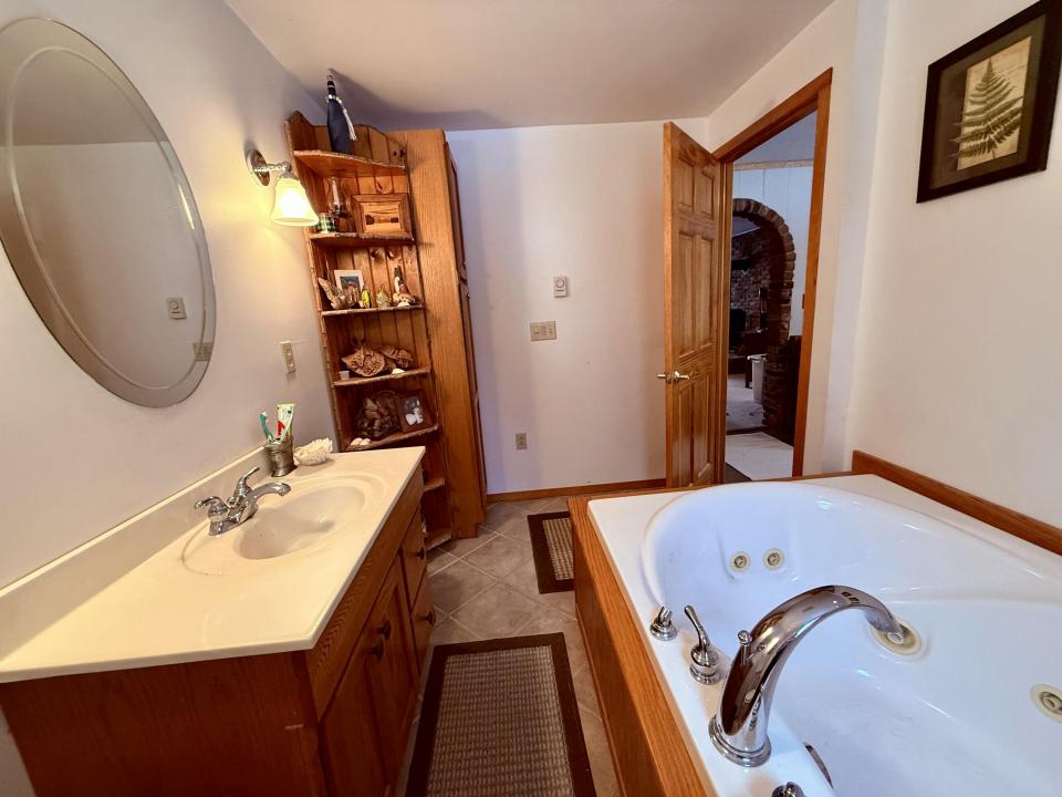 6A37D3C5-31B9-4913-9A48-7A23FE7F81D1_1_2