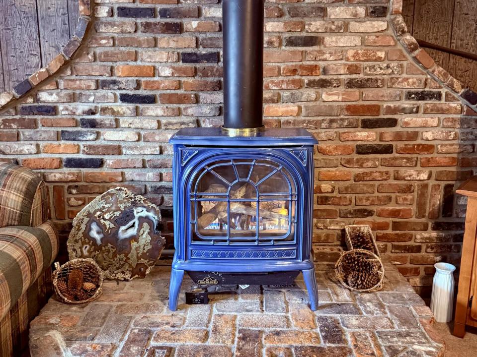 38F8A629-940A-4D86-A975-2DE989B47D59_1_2