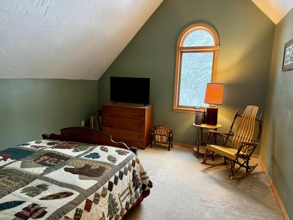 255B684B-D60E-4701-A43D-C42D19C86209_1_2