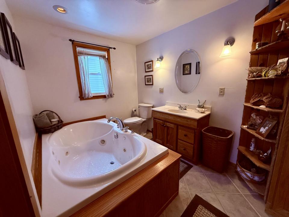 A6085AA4-66E3-4574-9F00-E842B74AE749_1_2