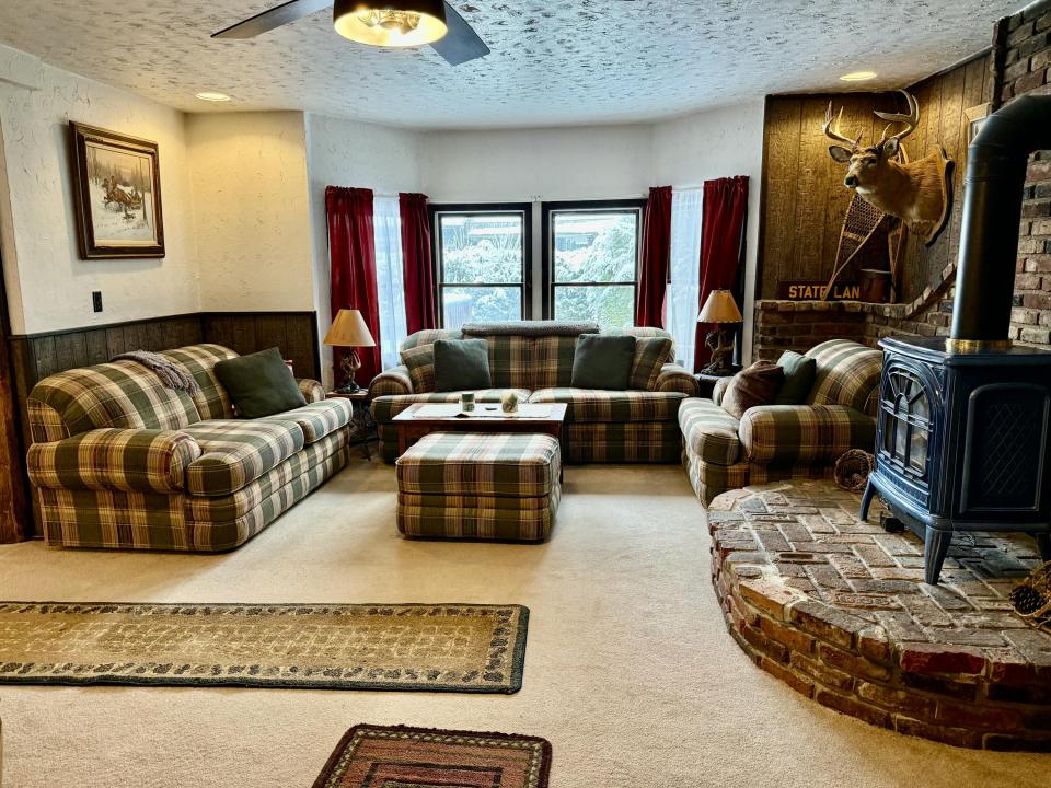 6C892775-5EDE-4FA4-B30F-BF1E265179AD_1_2