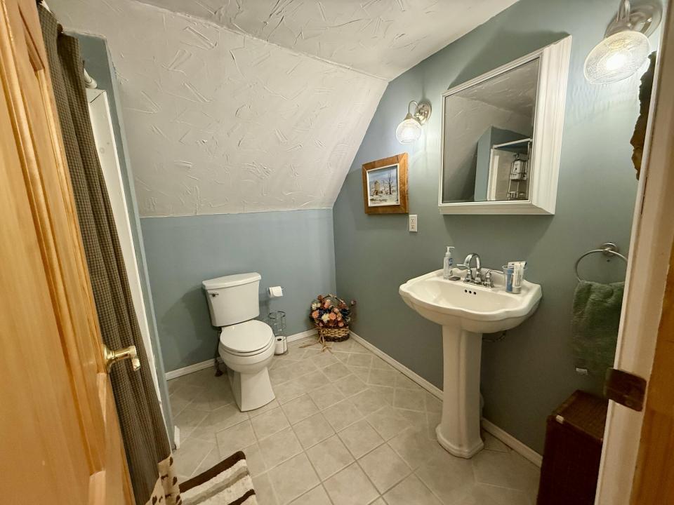 EE940CFB-9CA9-46BE-84FF-AB3594E8E31A_1_2