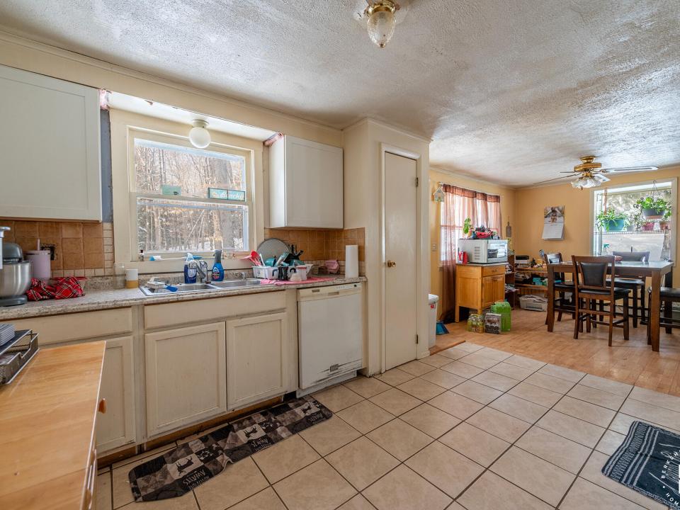 HomeOnIndianRock_Kitchen_L