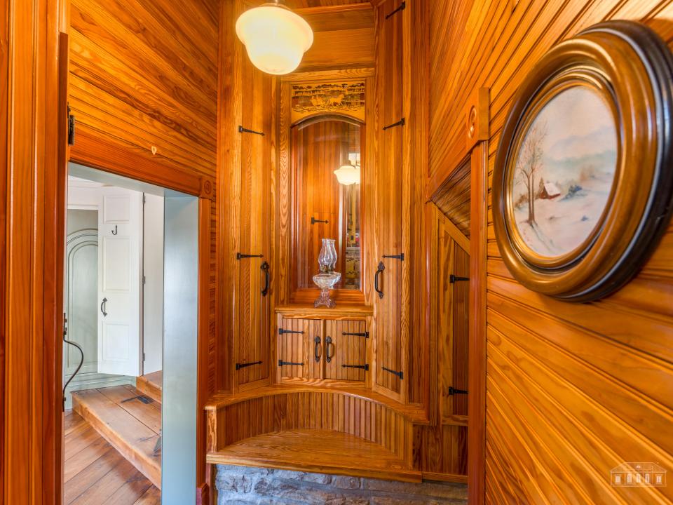Stairway to Kitchen