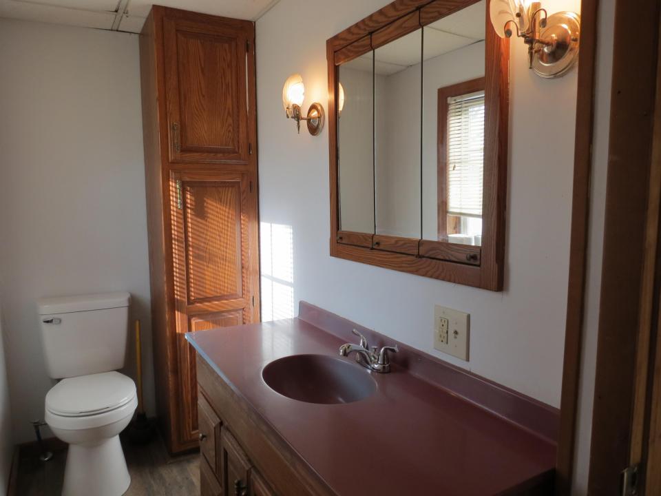 2nd Floor Bath