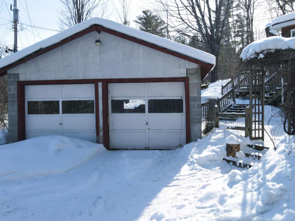 649 Springfield Rd-12