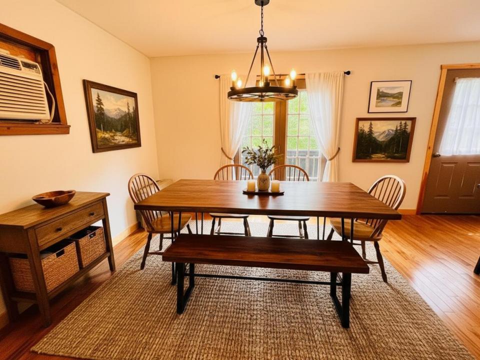 Dining Room_Virtually Staged