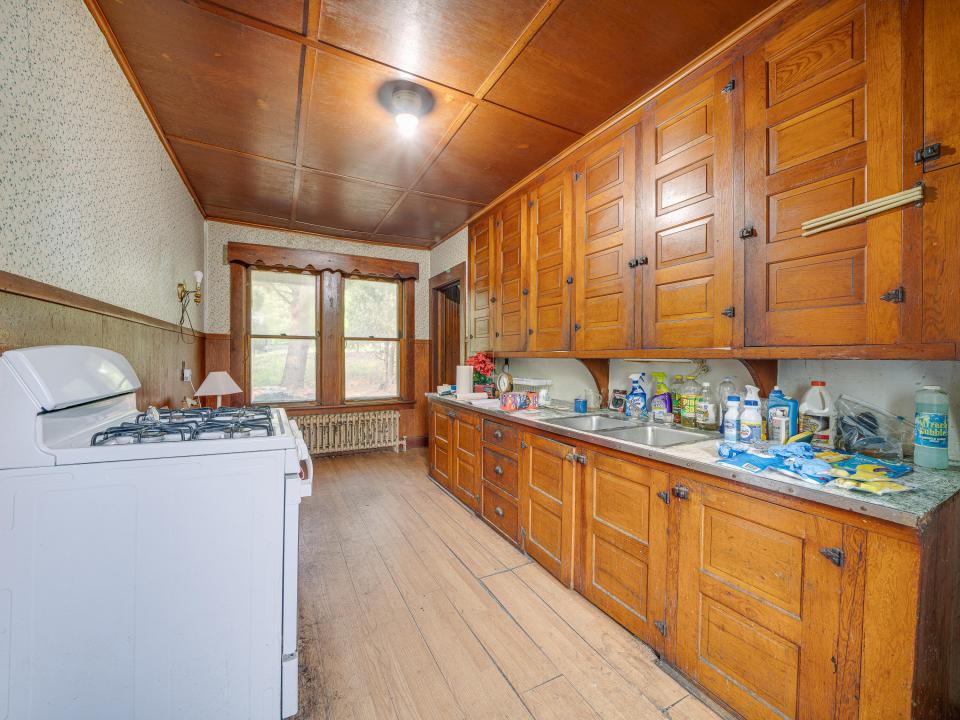 4144E425-4301-4058-B27F-394A3B128470