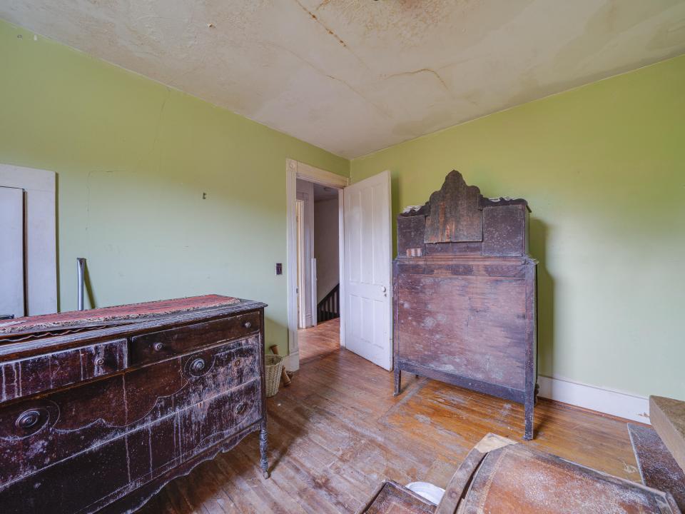 B8CD1FF7-4142-4545-99C4-8416776E04CB