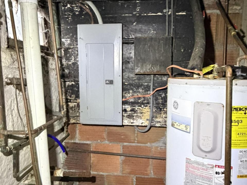 6912EDF1-B3E5-467E-8957-89FF1A867FFD_1_1