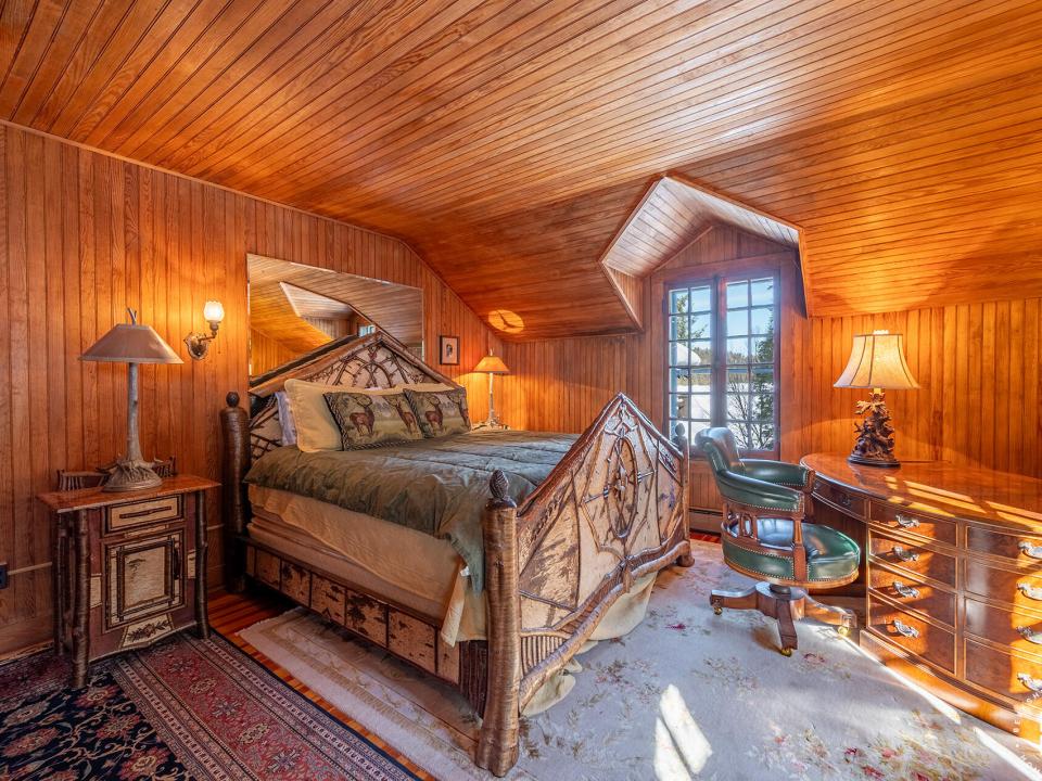 HemlockLedgeCamp_Bedroom1