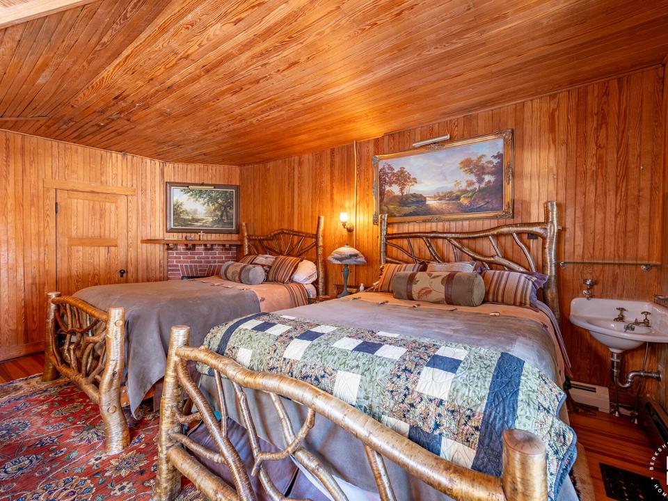 HemlockLedgeCamp_Bedroom2_R