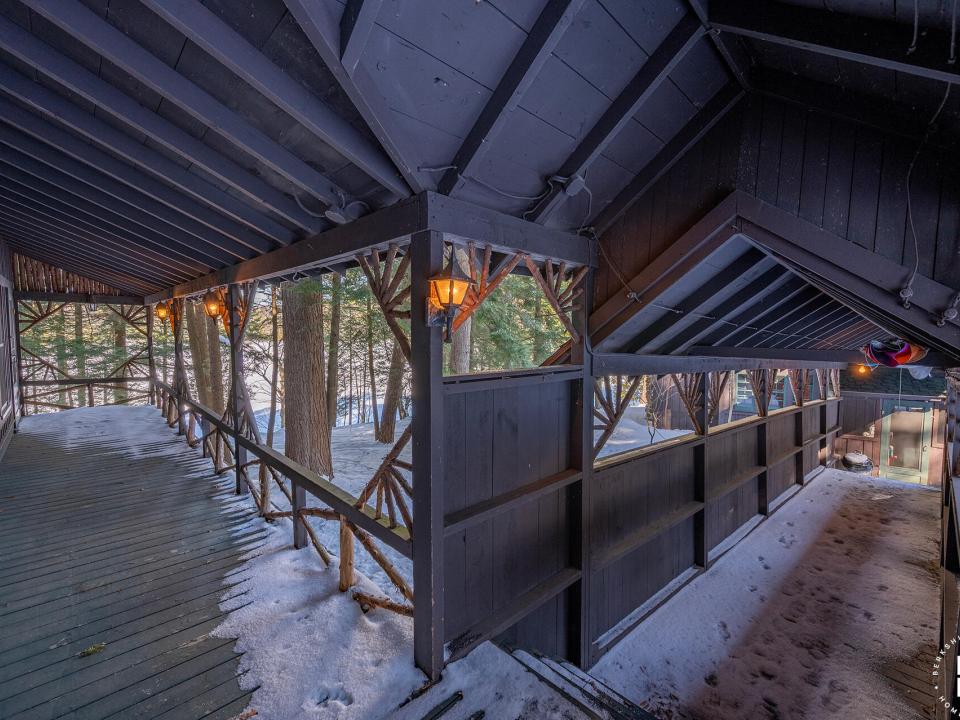 HemlockLedgeCamp_Bunkhouse_Porch_Pathway