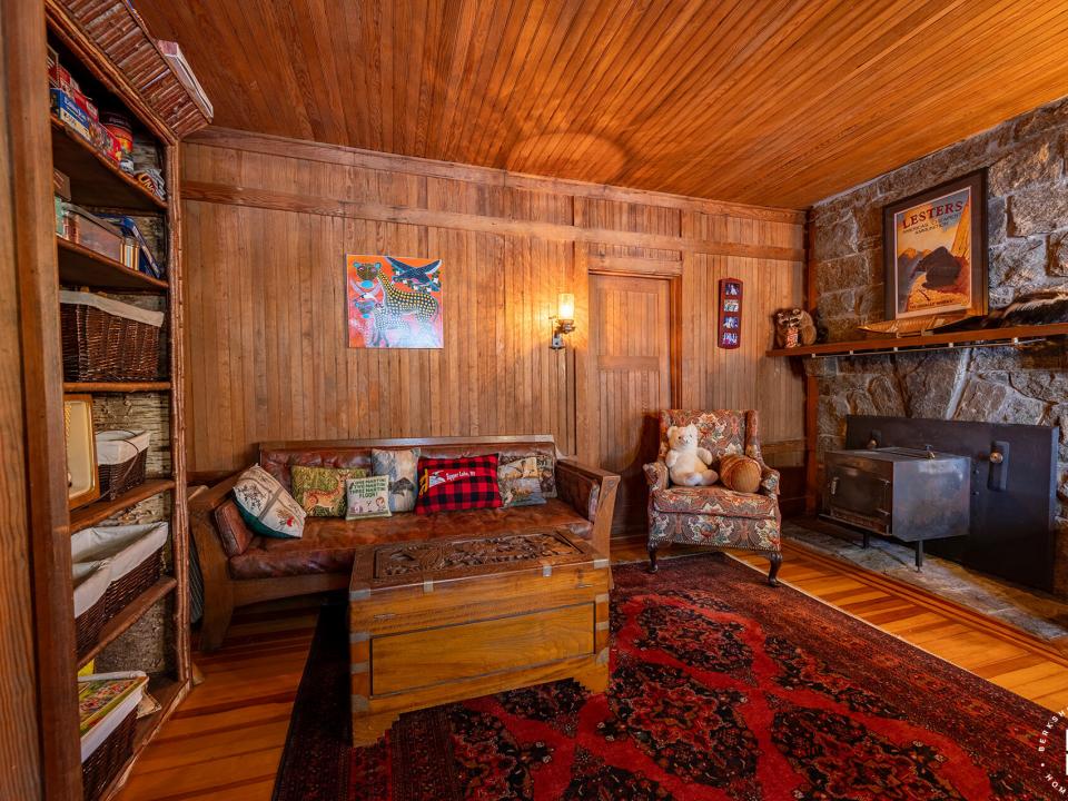 HemlockLedgeCamp_Den