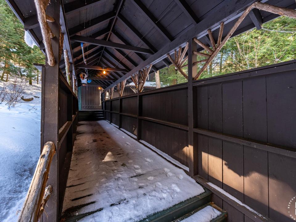 HemlockLedgeCamp_Pathway_To_Bunkhouse