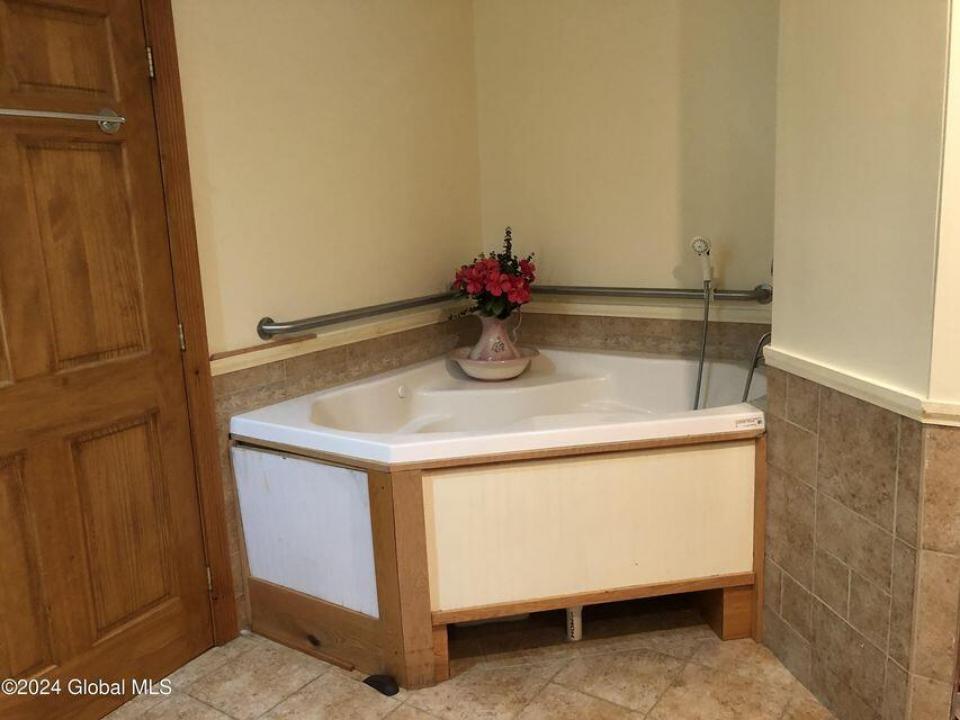 20240822034102806359000000-o