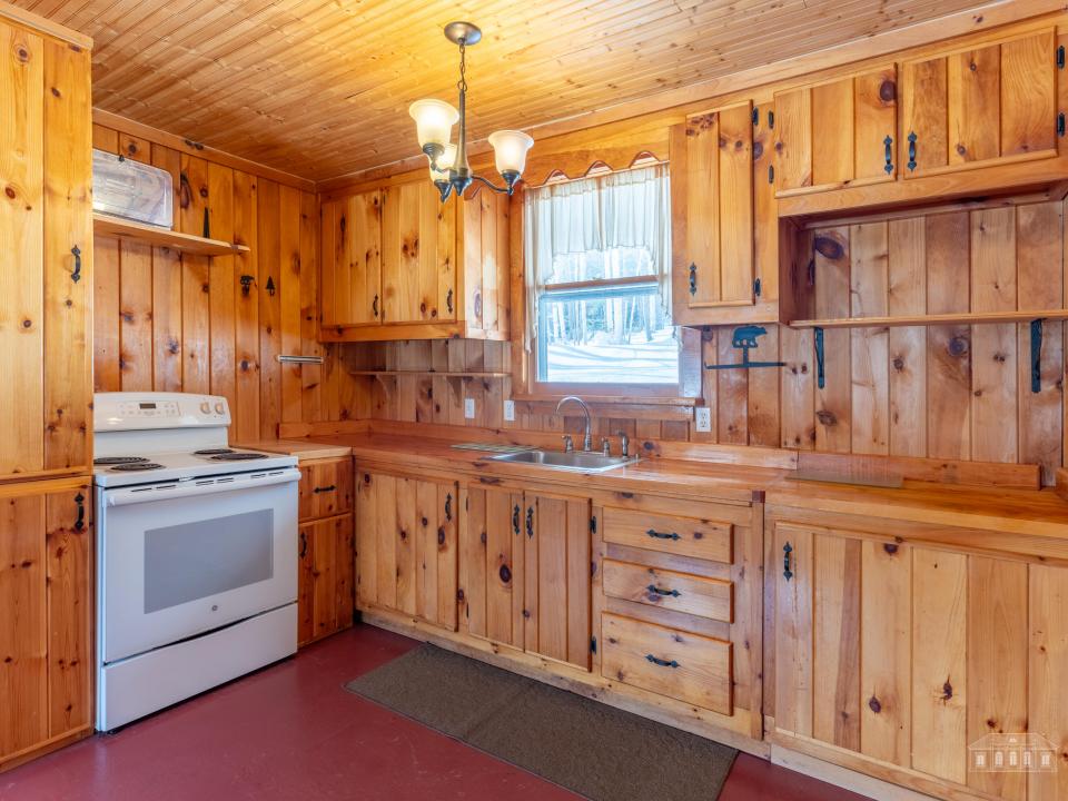 8 Elis Way Keene-11