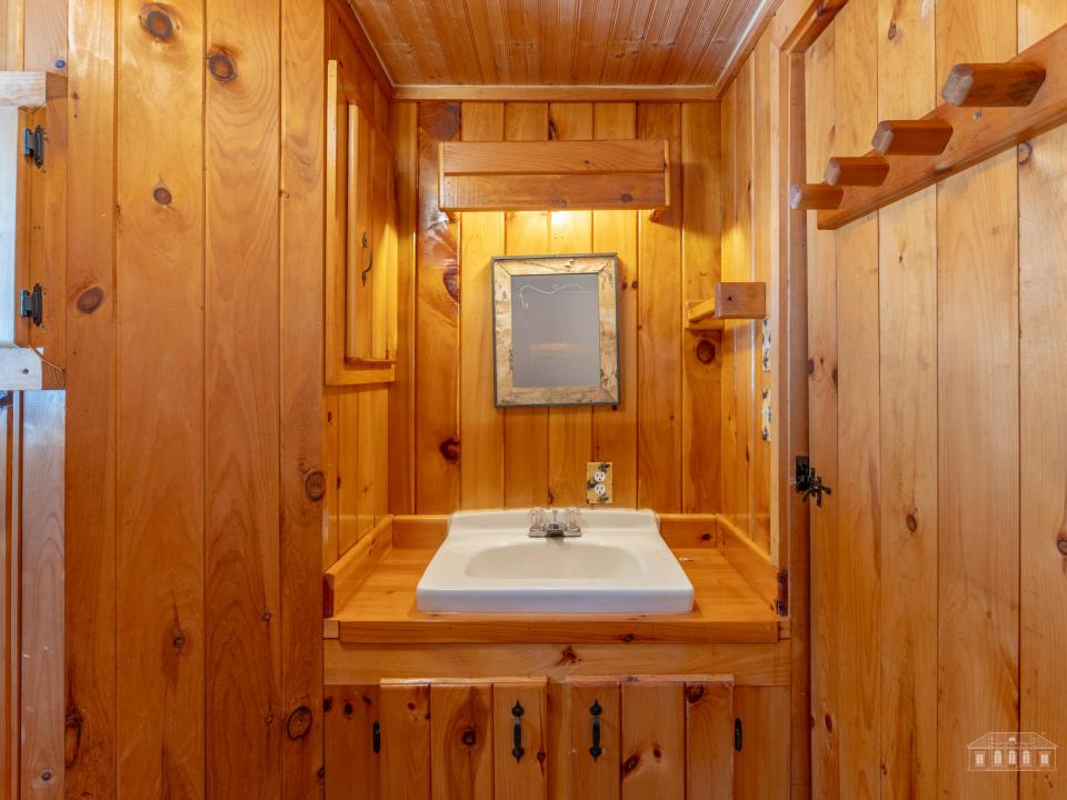 8 Elis Way Keene-12