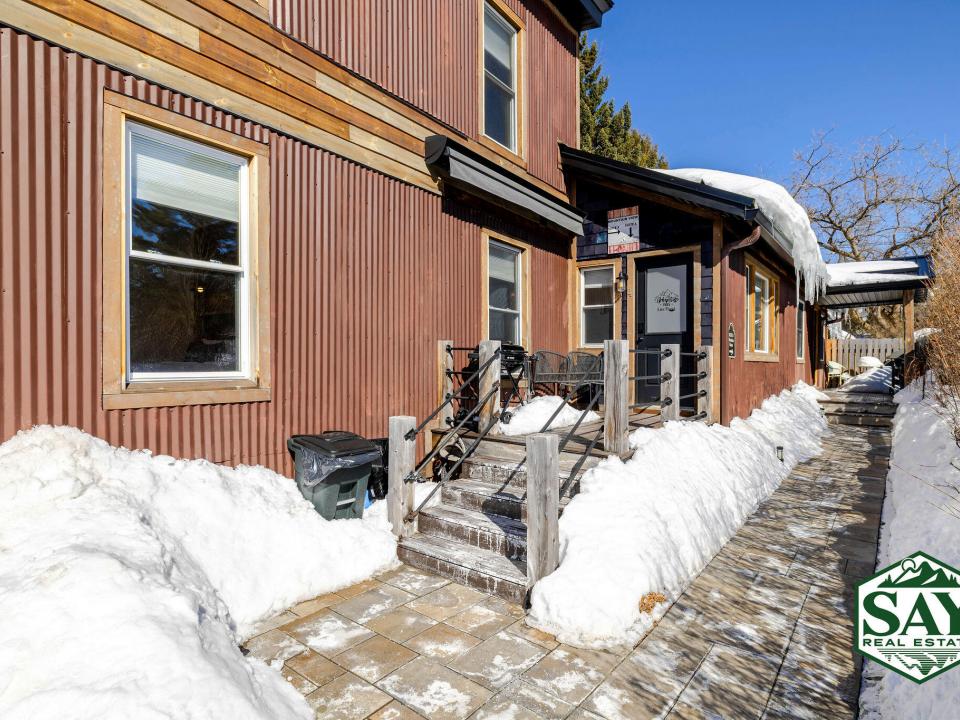 Ground_002_JC3_5896_edit_SAYbranded