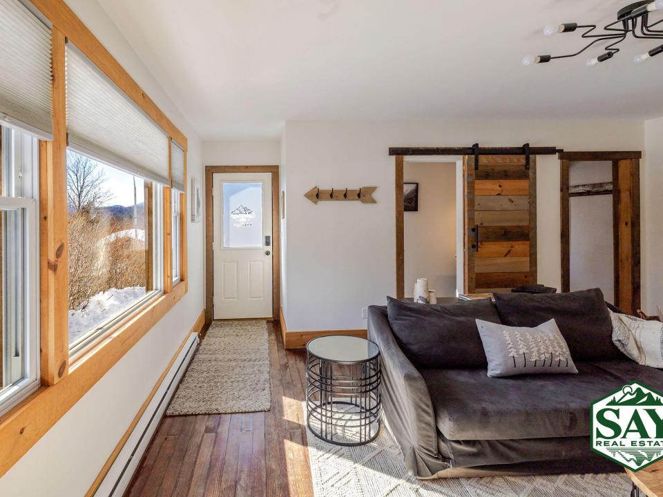 Ground_004_JC3_5904_edit_SAYbranded