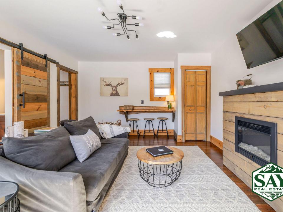 Ground_007_JC3_5916_edit_SAYbranded