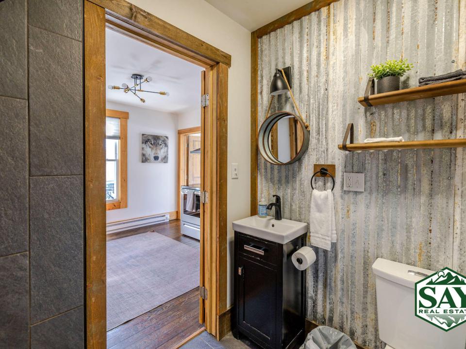 Ground_014_JC3_5948_edit_SAYbranded